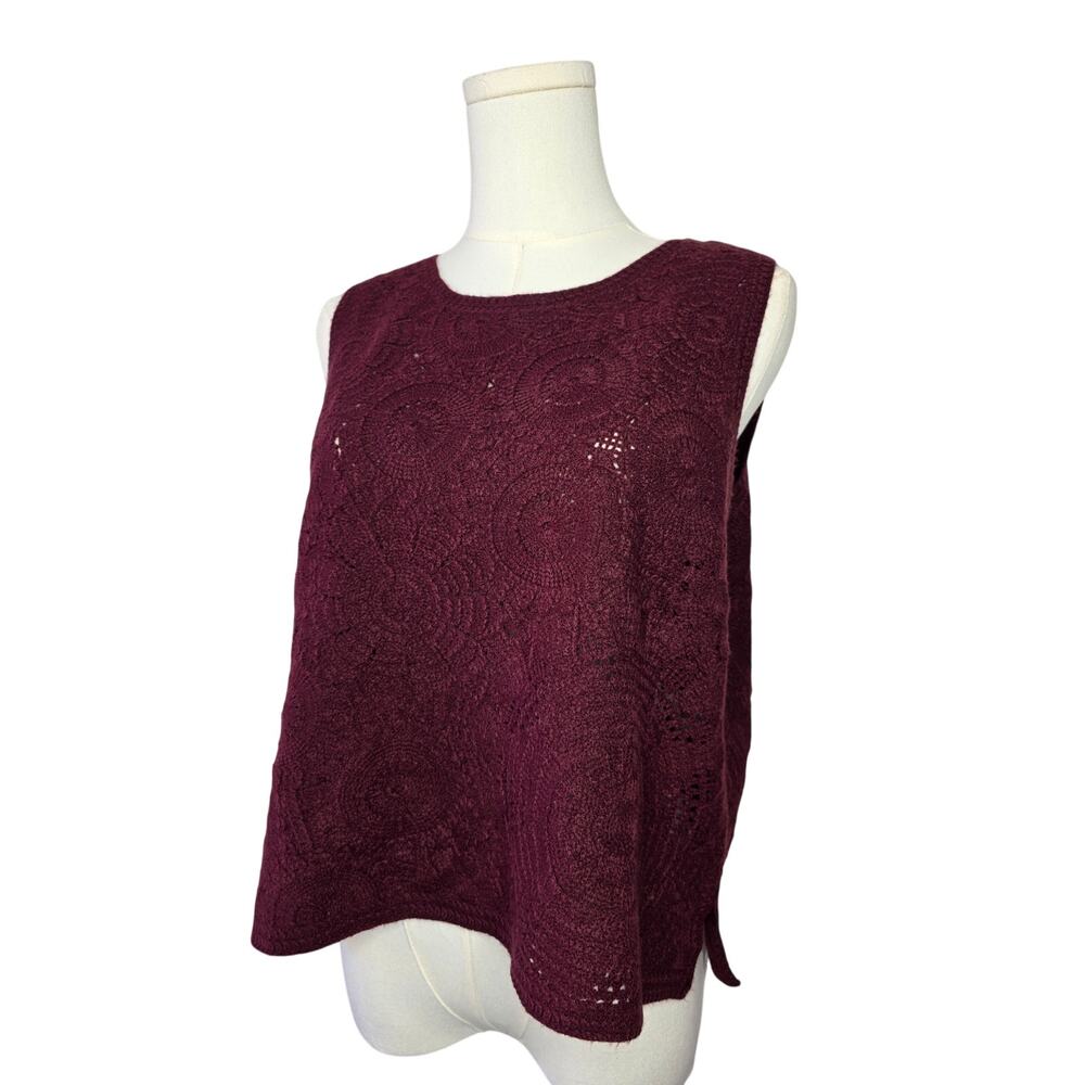 LAUREN CONRAD Burgundy Crochet Back Key-hole side-Slits Sleeveless Top